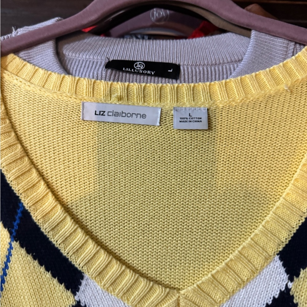 Liz Claiborne Yellow and Navy Argyle V-Neck Sweater - Picture 4 of 4